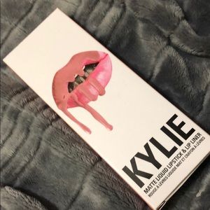 Kylie lip kit in Koko K